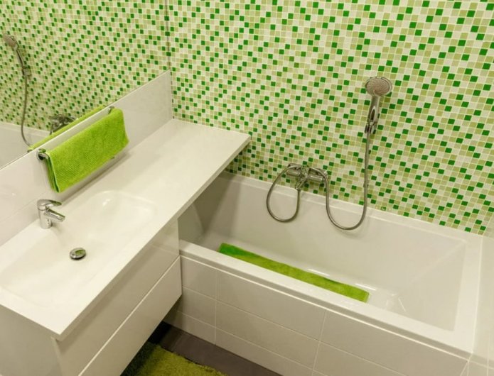 Décoration de salle de bain avec des mosaïques