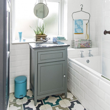 Comment décorer joliment l'intérieur d'une salle de bain de 2 m² ?-4