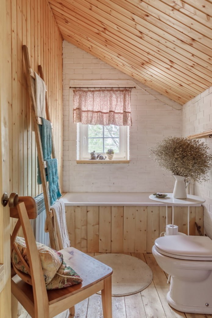 Finition de salle de bain en bois