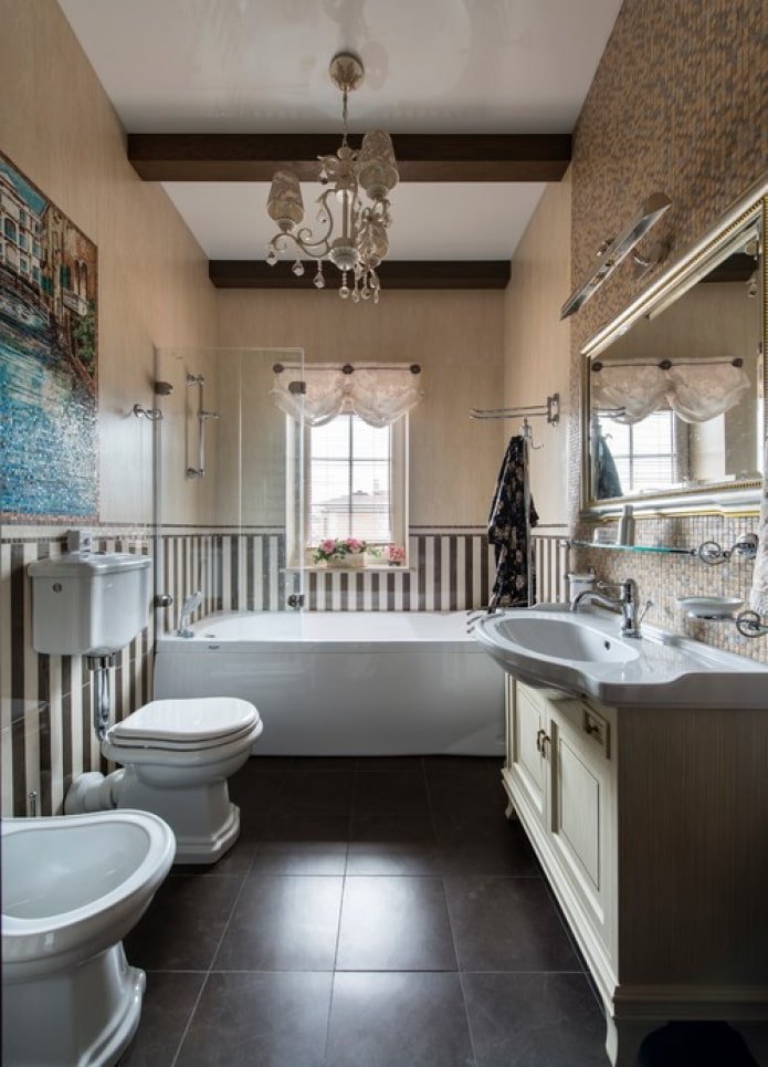 salle de bain étroite 