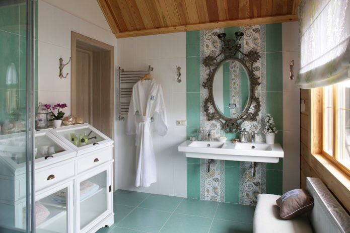 Salle de bain aux couleurs blanc et émeraude
