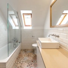 Aménagement de salle de bain mansardée : finitions, couleur, style, choix de rideaux, 65 photos-14