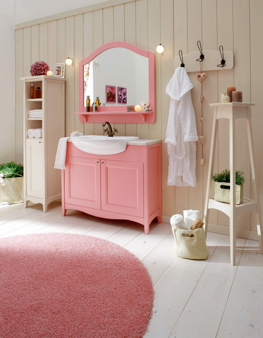 Meuble de salle de bains avec fraisage