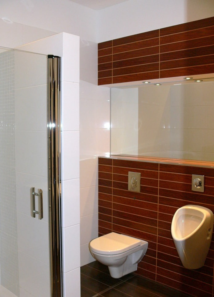 carrelage wengé dans les toilettes