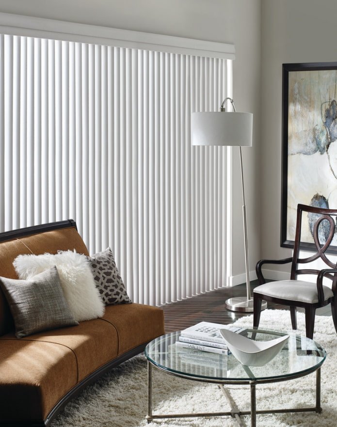 lamelles verticales blanches à l'intérieur