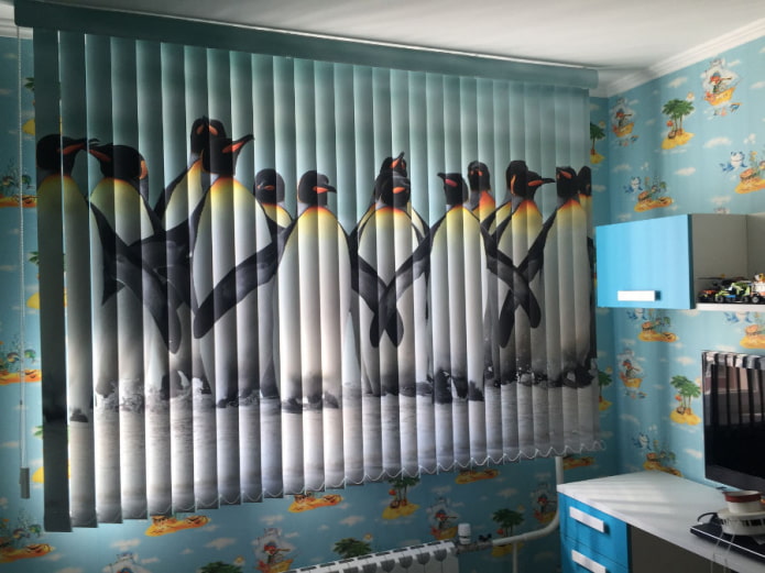 stores avec impression photo dans la chambre d'enfant