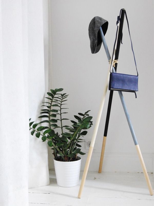 Tripod-hanger