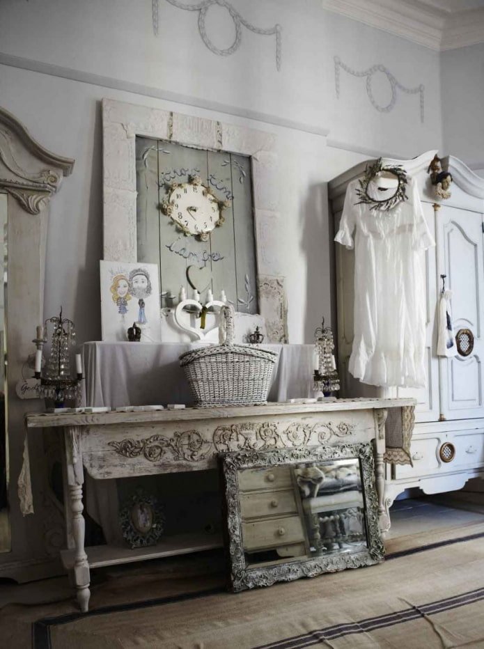 décoration de plafond vintage
