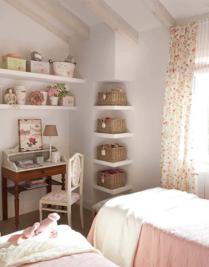 chambre d'enfant lumineuse de style vintage
