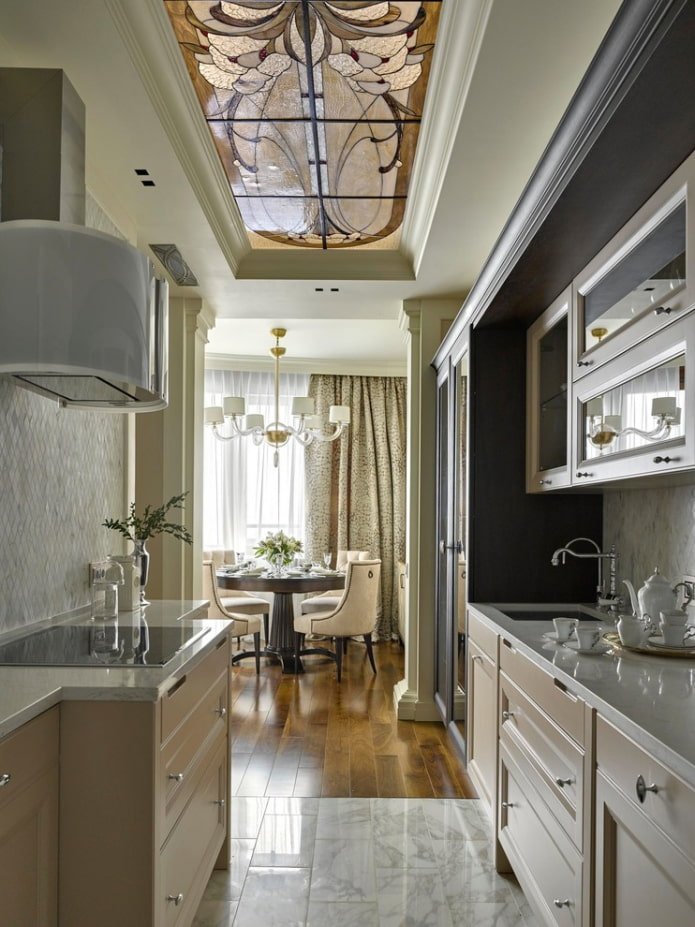 vitrail au plafond de la cuisine intérieur