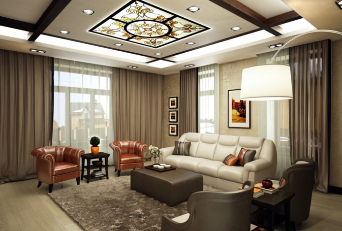 vitrail au plafond dans le salon