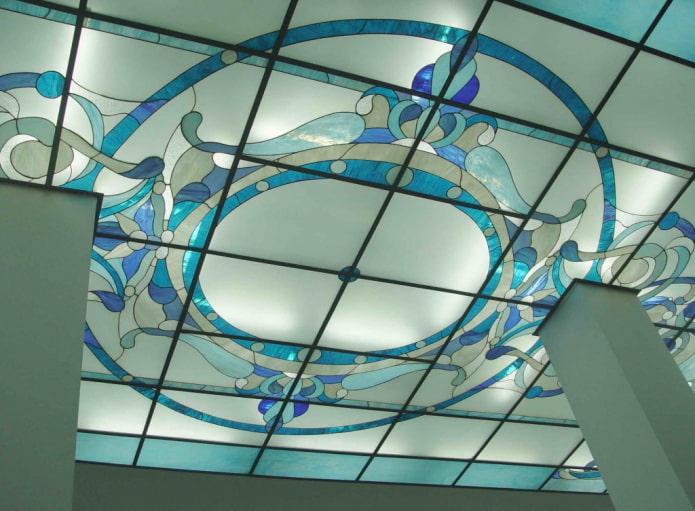 vitrail avec éclairage intérieur