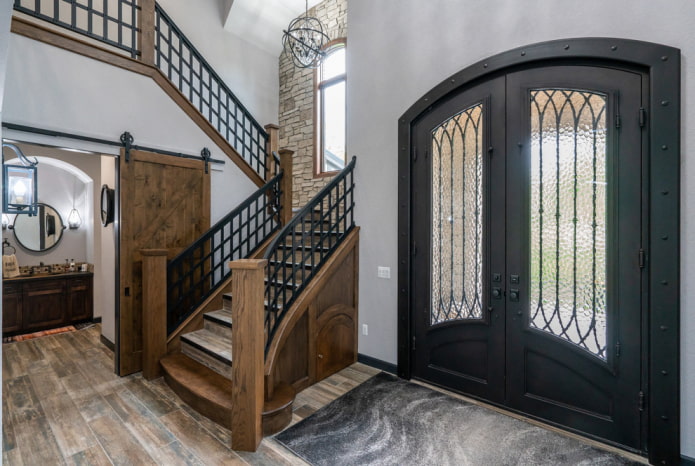 Portes d'entrée forgées à l'intérieur