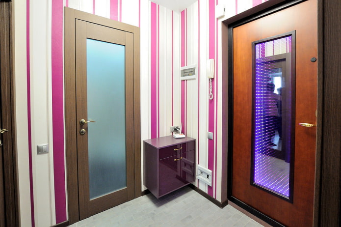 Portes d'entrée en bois à l'intérieur