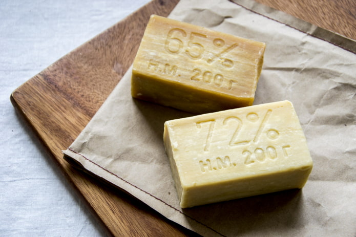 65% et 72% de savon à lessive