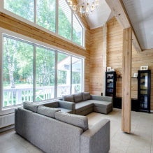 Deuxième lumière à l'intérieur d'une maison privée-5