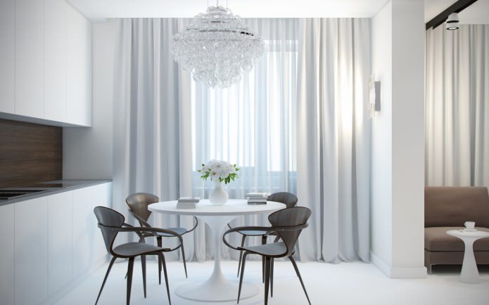 Table en plastique dans la cuisine