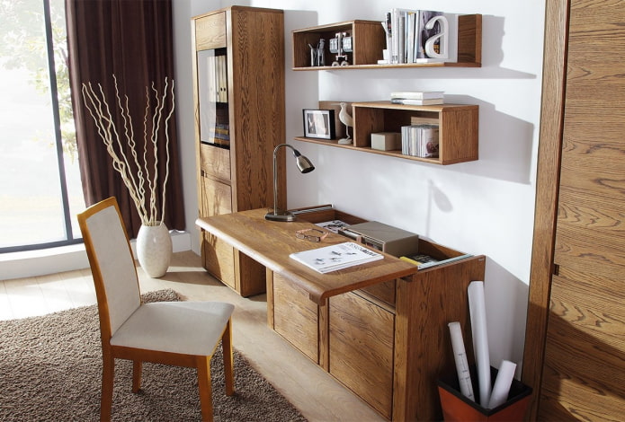 bureau coulissant à l'intérieur du bureau