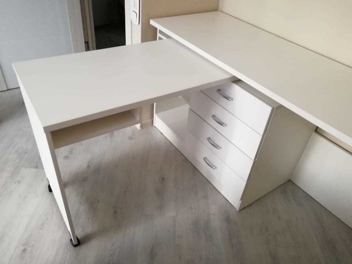 table coulissante à l'intérieur