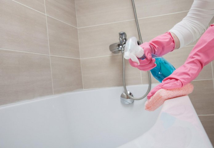 nettoyer la baignoire