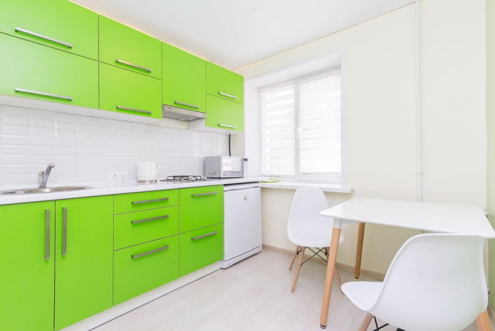conception de cuisine dans des tons verts vifs