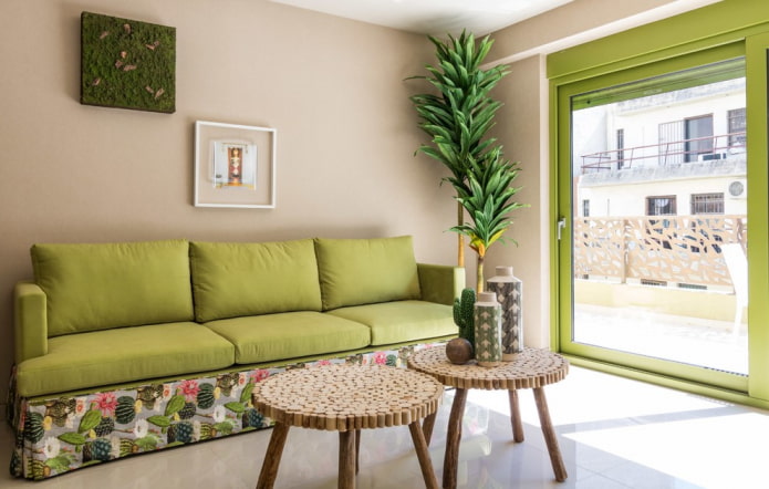Canapé vert clair à l'intérieur