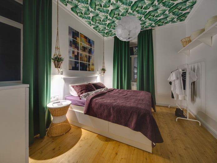 Papier peint à motifs pour plafond vert