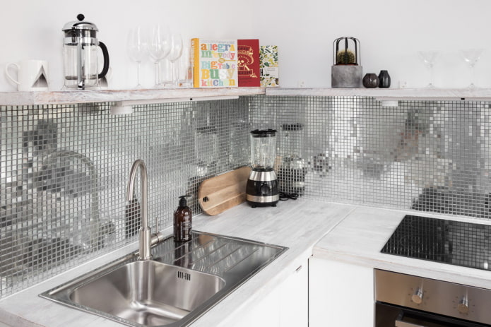 Mosaïque miroir dans la chambre