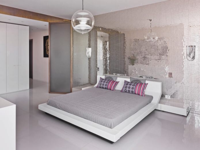 Carrelage miroir dans la chambre