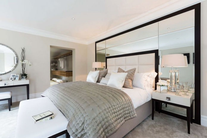 Carrelage miroir dans la chambre