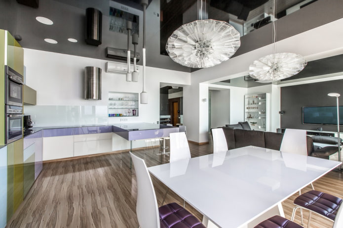 Plafond tendu miroir à l'intérieur