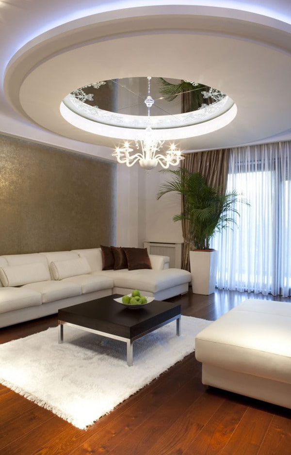 plafond avec inserts miroir