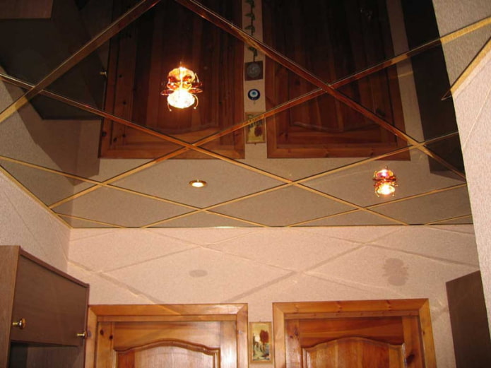 Structure de plafond miroir bronze