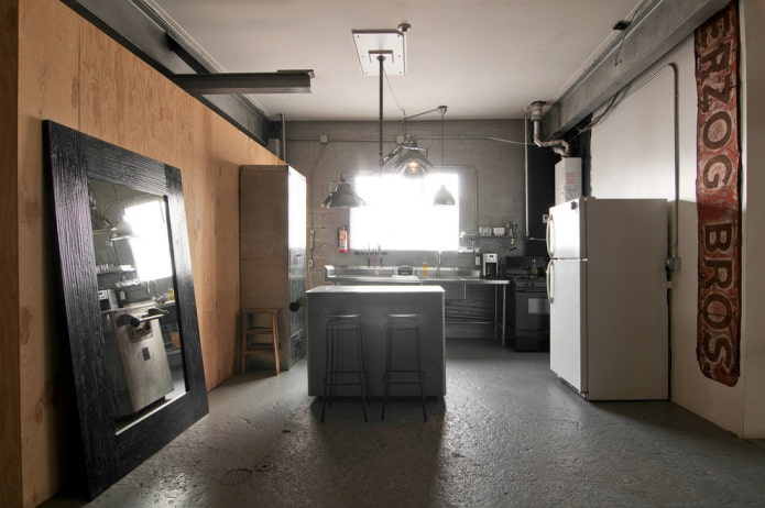 Miroir dans une cuisine de style loft