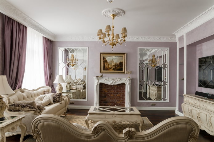 Miroirs biseautés dans l'intérieur du salon
