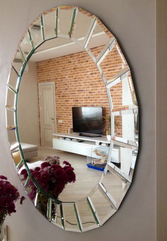 Miroir biseauté ovale à l'intérieur