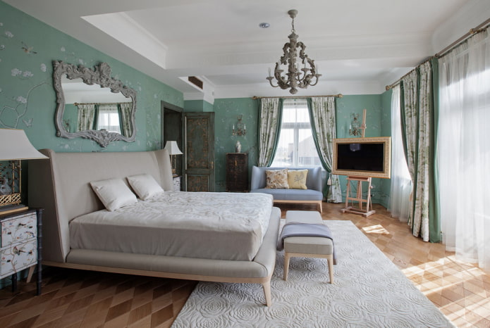 miroir dans une chambre de style classique