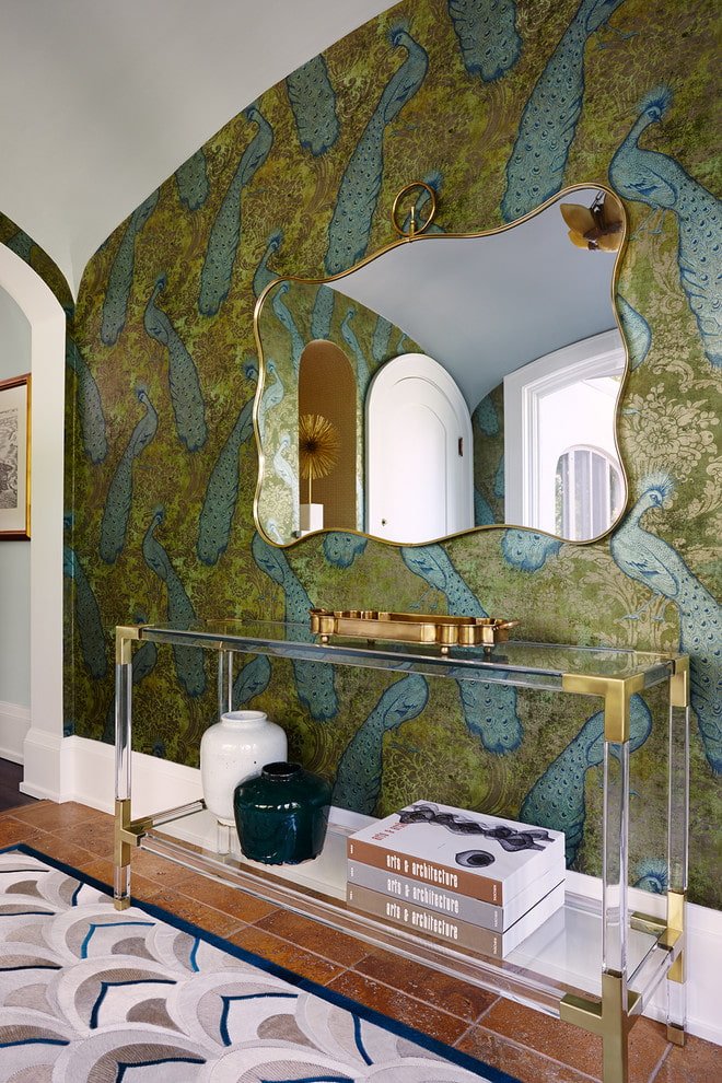 Miroir figuré dans un couloir