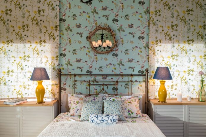 décoration de miroir dans la chambre à coucher