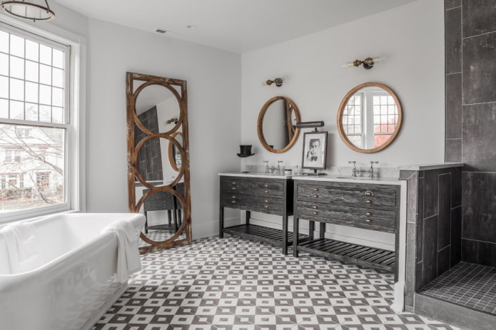 Miroir de sol dans la salle de bain