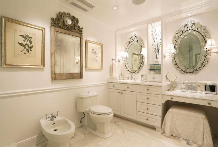 mirrors in the toilet interior