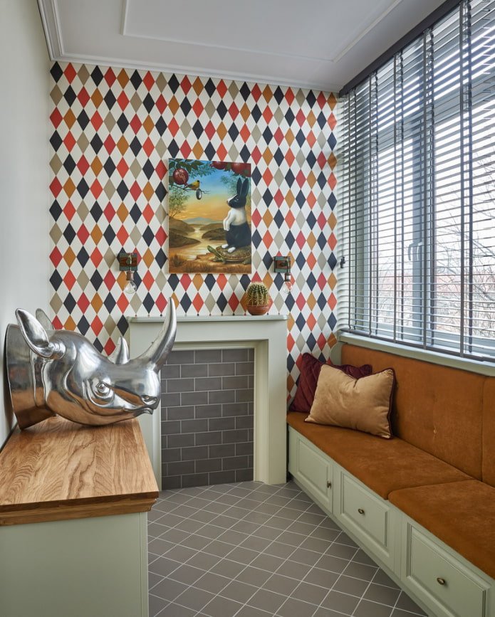 carrelage mural à l'intérieur du balcon