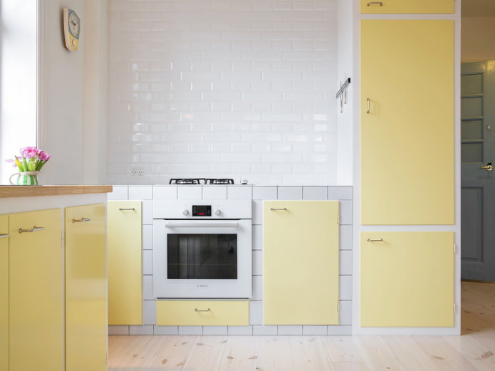 intérieur de cuisine dans les tons jaunes