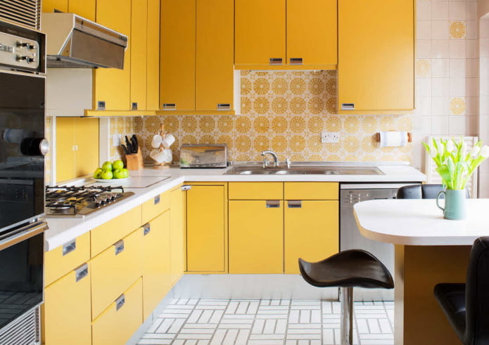 Décoration de cuisine dans les tons jaunes
