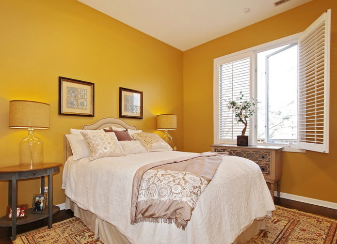 Nuances de jaune dans la chambre