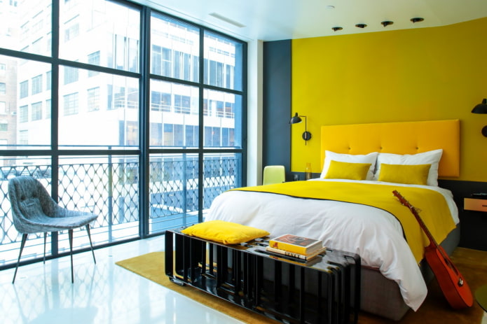 Chambre jaune de style moderne