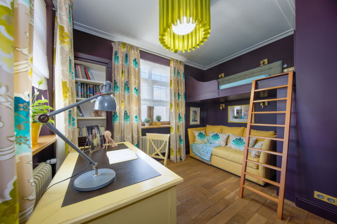canapé jaune dans la chambre d'enfant