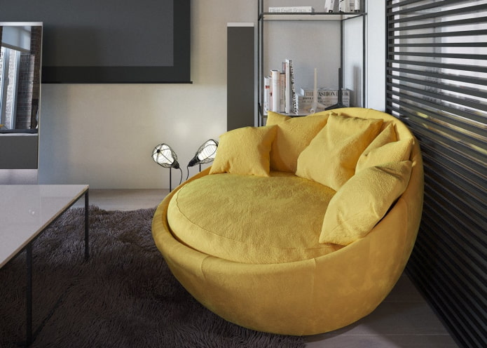 ovale jaune Canapé à l'intérieur