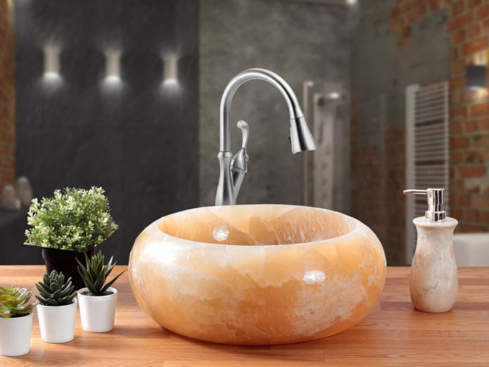 Lavabo en pierre liquide sous onyx