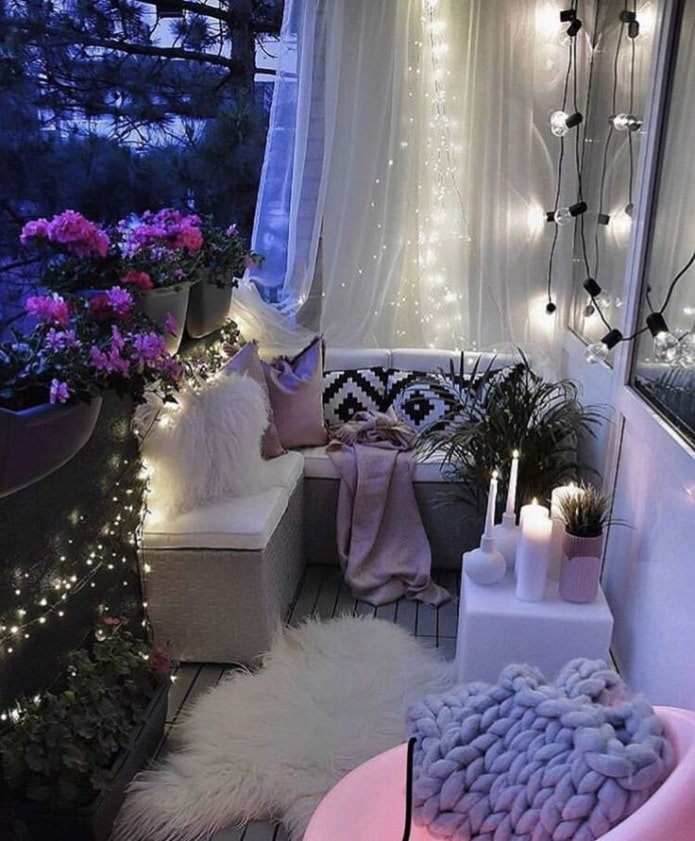 Poufs sur le balcon